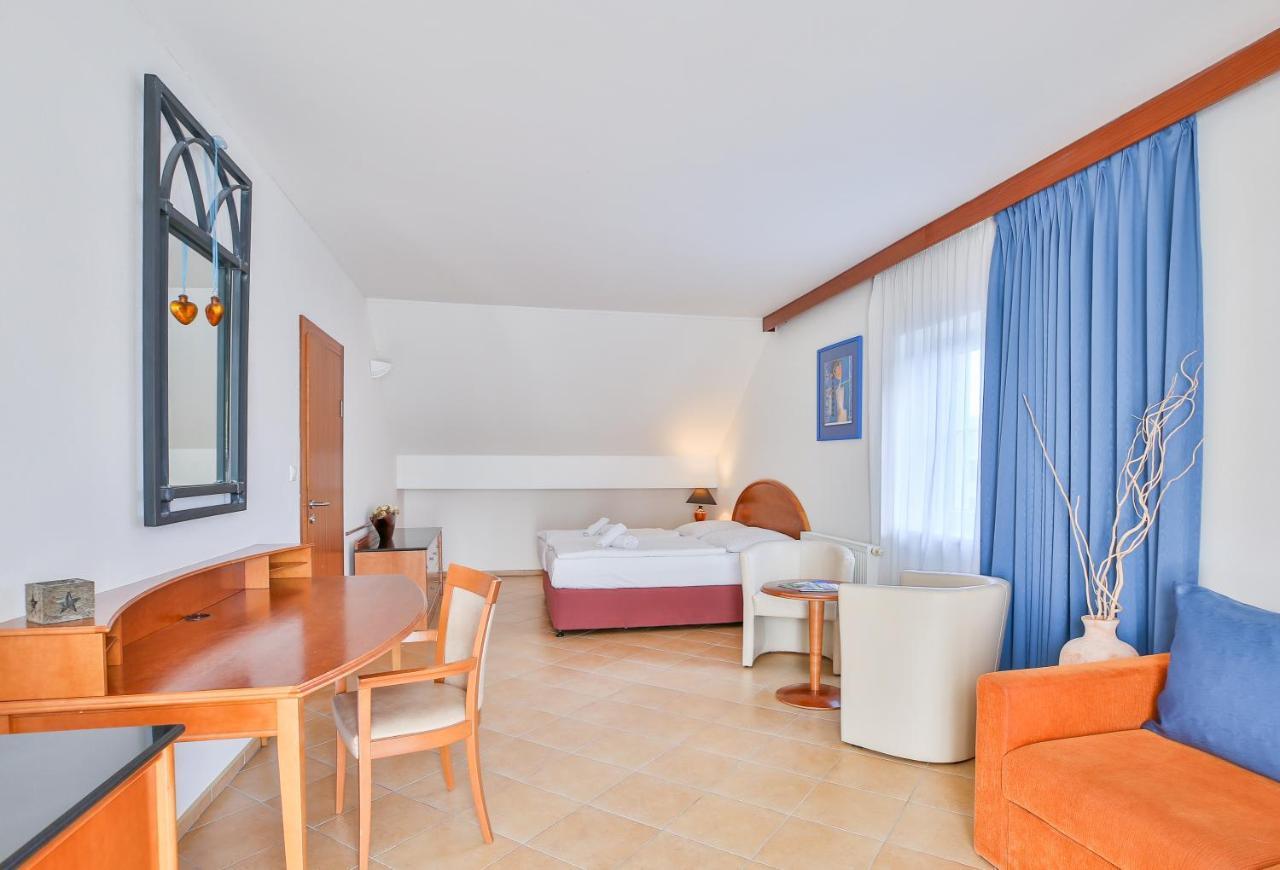 Hotel Barborka Přední Výtoň Exteriör bild
