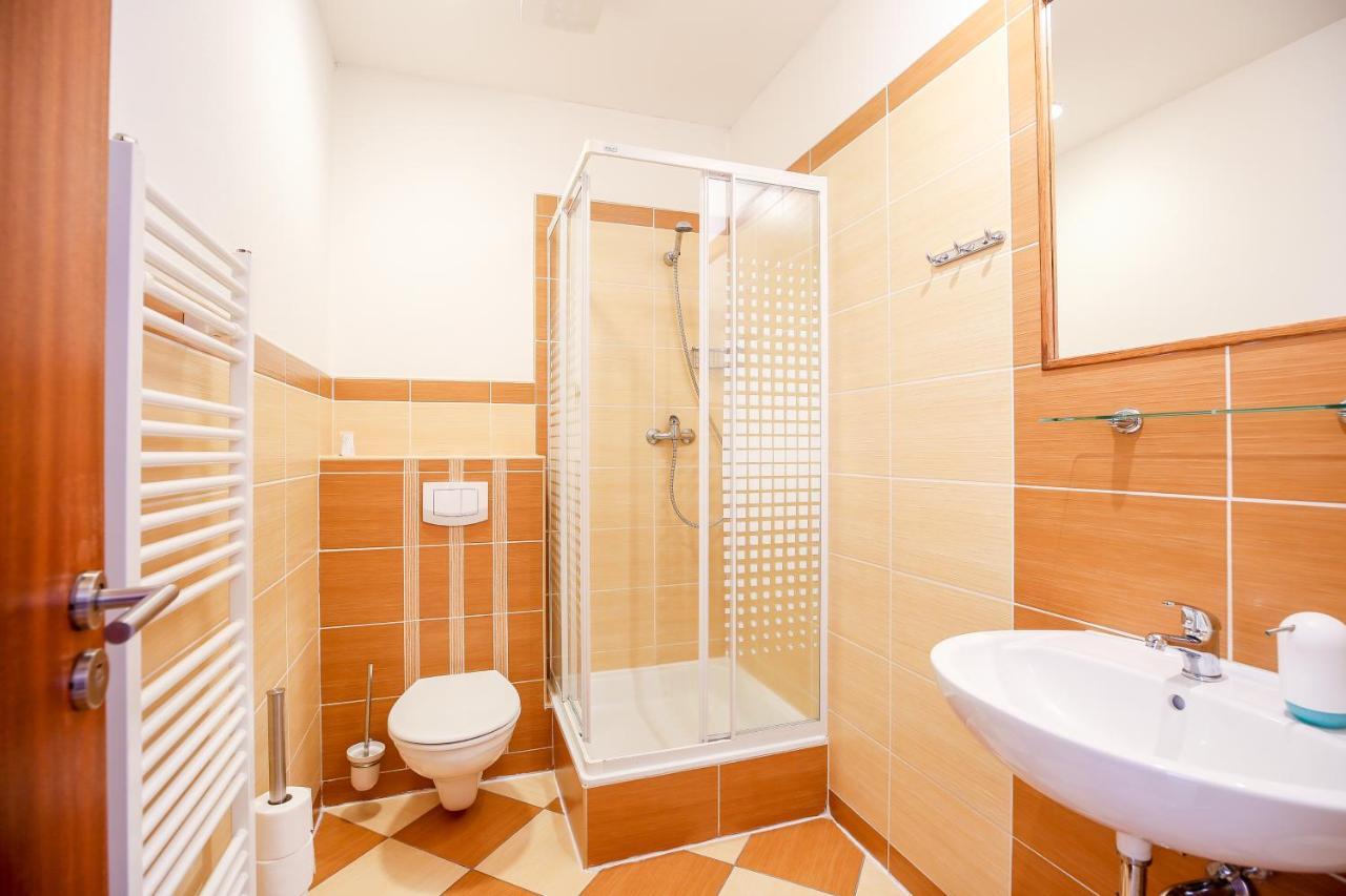 Hotel Barborka Přední Výtoň Exteriör bild