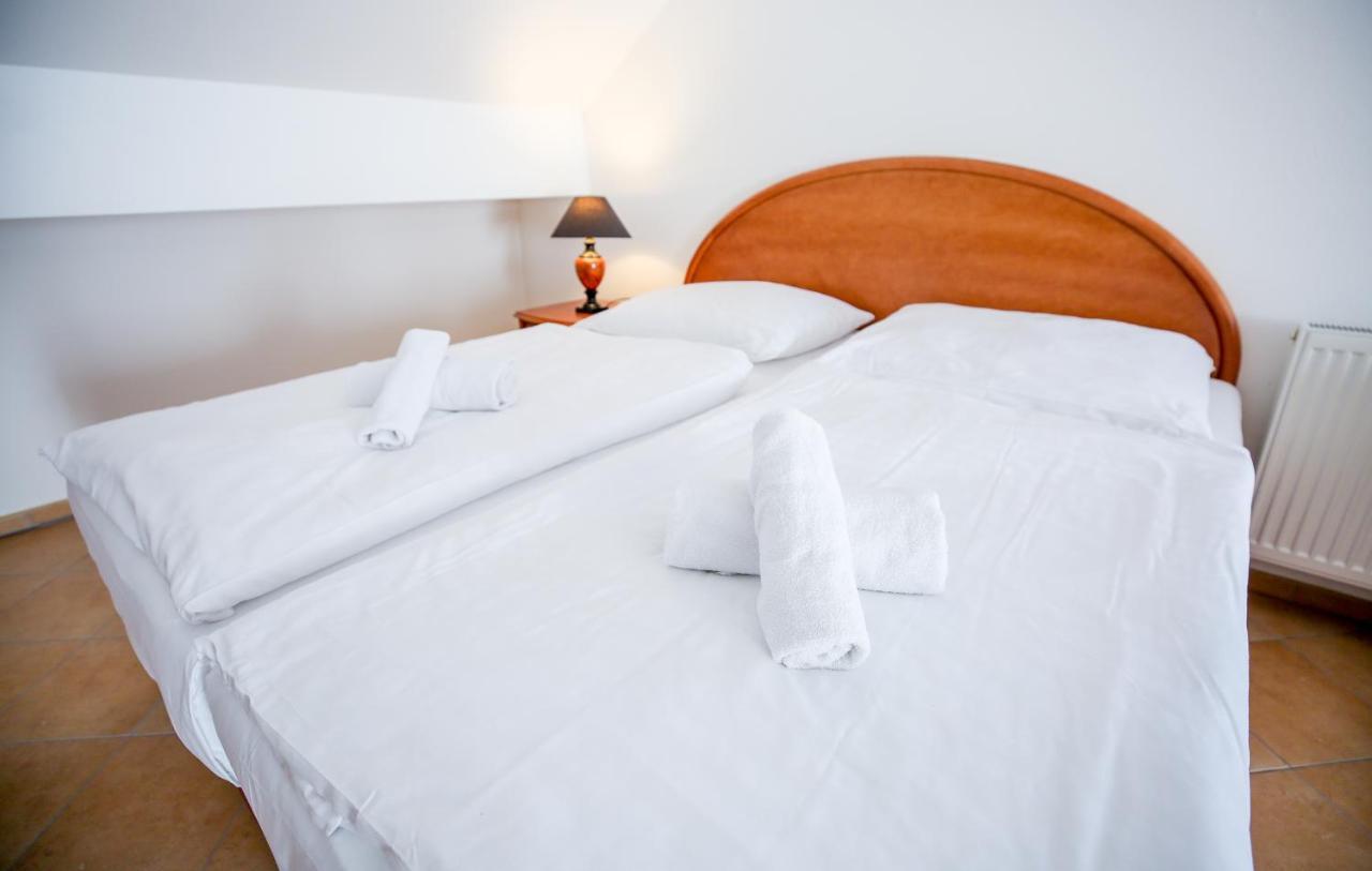 Hotel Barborka Přední Výtoň Exteriör bild