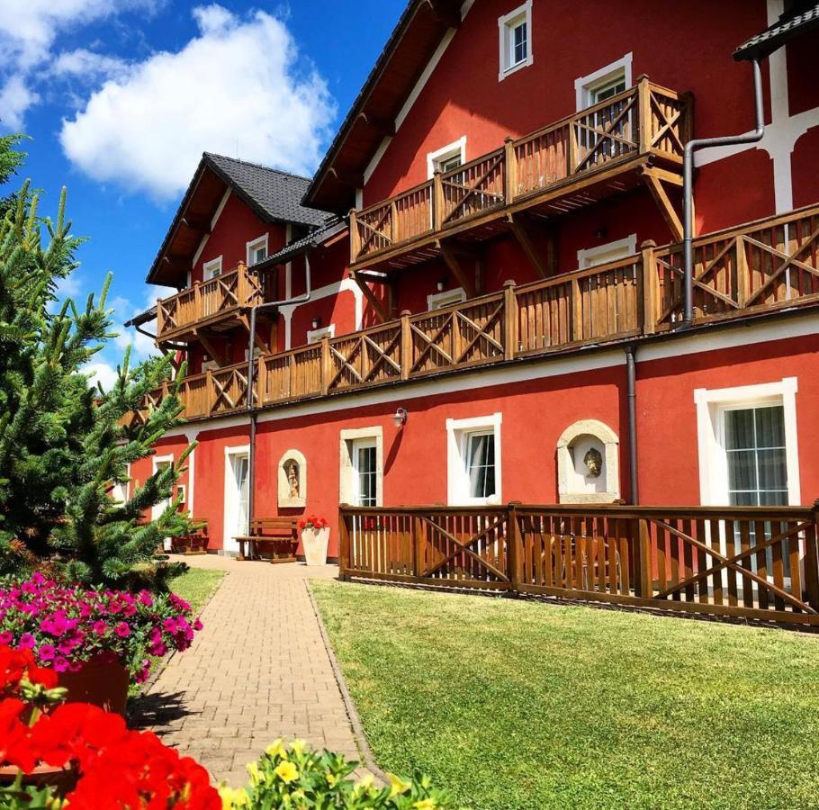 Hotel Barborka Přední Výtoň Exteriör bild